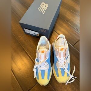 NEW BALANCE 327
Size  - kids 4